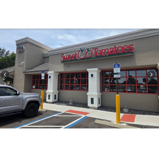 Sweet Tomatoes storefront and sign on South Tamiami Trail in Fort Myers